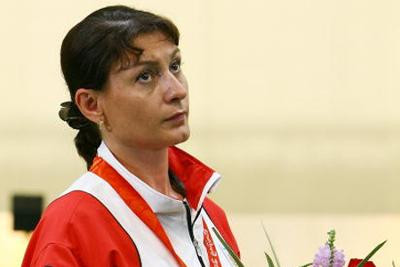 Thành tích tốt nhất của Nino Salukvadze ở đấu trường Olympic là tấm HCV nội dung 25m súng ngắn ở Seoul 1988 và HCB nội dung 10m súng ngắn hơi nữ ở Bắc Kinh 2008. Ngoài ra, bà còn giành vô số huy chương các loại ở Giải vô địch thế giới, Giải vô địch châu Âu ở cả hai nội dung sở trường kể trên.