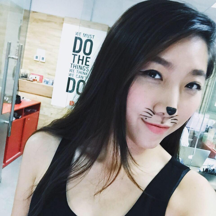 Được biết, bạn trai của Huỳnh Mi hiện đang làm việc tại Việt Nam và cả hai đã có 2 năm bên nhau. Dạo qua trang cá nhân của Huỳnh Mi khá nhiều người phải ghen tị bởi cuộc sống sang trọng, giàu có của cô.