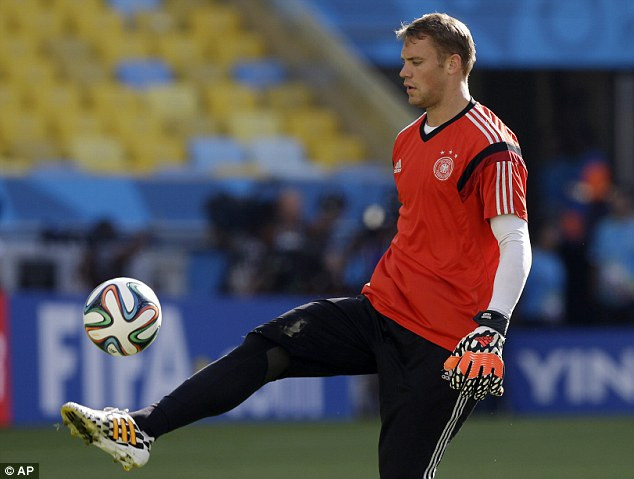 Vị trí số một dành cho Manuel Neuer trong top những thủ môn sử dụng chân hay nhất thế giới là điều không thể bàn cãi. Bên cạnh đó, thủ thành người Đức còn sở hữu với khả năng điều phối bóng từ tuyến dưới cực kỳ lợi hại.