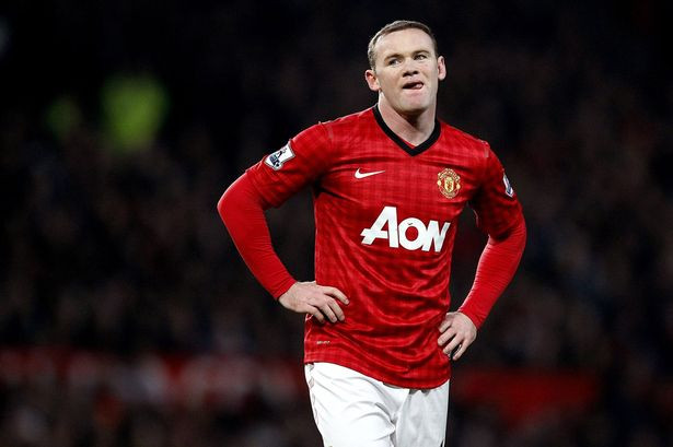 Wayne Rooney vẫn được xem là một trong những cầu thủ quan trọng nhất tại Old Trafford nhưng khả năng tiền đạo người Anh ra đi trong mùa hè này không phải là không có. Được Van Gaal trả lại vị trí tiền đạo quen thuộc ở mùa giải năm nay nhưng "Gã Sherk" lại đánh mất đi bản năng sát thủ của mình sau một thời gian dài phải chơi ở nhiều vị trí khác.