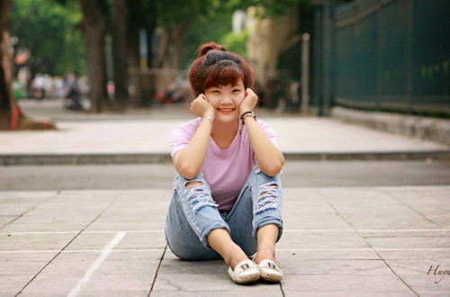 Cho đến thời điểm hiện tại, trong quá trình uốn dẻo, Hằng Nga vẫn chưa gặp sự cố, tai nạn nào. Ngoài nhảy, uốn dẻo cô bạn còn có sở thích chụp ảnh, đi du lịch, làm đồ handmade.