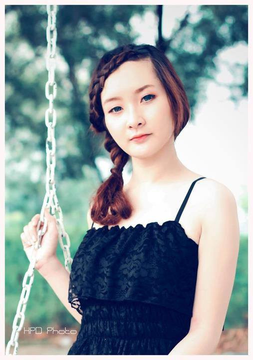 Chính làn da trắng mang lại cho Huyền Trang nhiều lợi thế trong cuộc sống đặc biệt là trong công việc. Ảnh: FBNV.