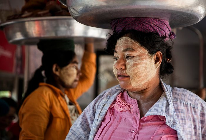 Khoảng 150.000 vé được bán ra mỗi ngày và hành khách đi tàu chủ yếu là những người có thu nhập thấp.