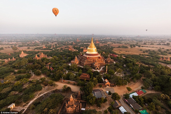 Tới Myanmar, du khách có thể chiêm ngưỡng những ngôi chùa cổ từ trên khinh khí cầu.