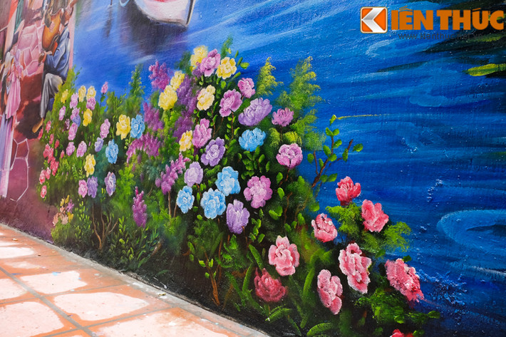 Vì là tranh ngoài trời, nên nhóm thiết kế đã chọn loại sơn Acrylic có độ phủ cao, độ bám dính tốt và rất đa dạng về màu sắc. Bên cạnh đó, loại sơn này có độ bền cao và chống chọi được sự khắc nghiệt của thời tiết.