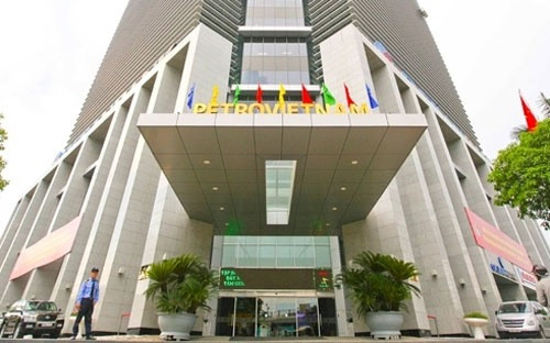 Bao quanh tòa nhà là hệ thống kính, song các kiến trúc sư thiết kế đã tính đến phương án giảm tiêu thụ năng lượng và phát thải khí nhà kính cho công trình.