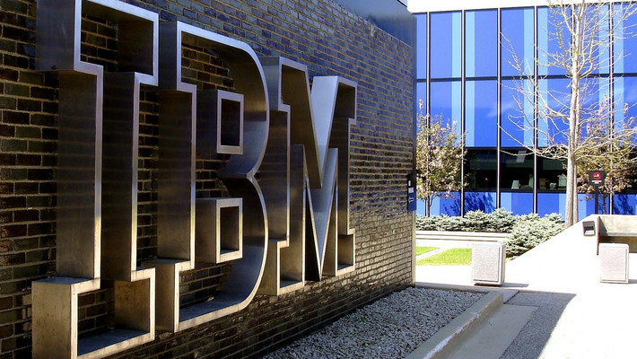 Mới đây, đại gia công nghệ IBM cũng đã quyết định xây dựng trung tâm dịch vụ toàn cầu trong khuôn viên của Đại học Quốc gia TP HCM.
