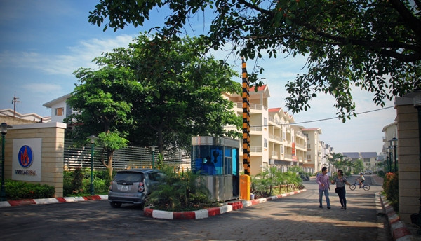 Trong quá trình xây dựng, dự án này được cho là chi phí phát triển dự án không đúng quy định gây thất thu ngân sách nhà nước. Chủ đầu tư chưa thực hiện nghĩa vụ tài chính của phần diện tích hơn 4.665 m2 là nhà trẻ, đất công cộng và bãi đỗ xe.