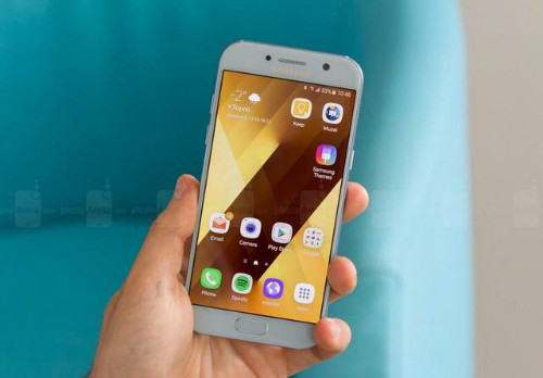 Galaxy A5 (2017) là một trong số những chiếc điện thoại thông minh tầm trung của Samsung được yêu thích nhất hiện nay. Sản phẩm không chỉ có giá bán phải chăng – 7,99 triệu đồng mà còn có cấu hình mạnh, tích hợp khả năng chống nước đạt chuẩn IP68.