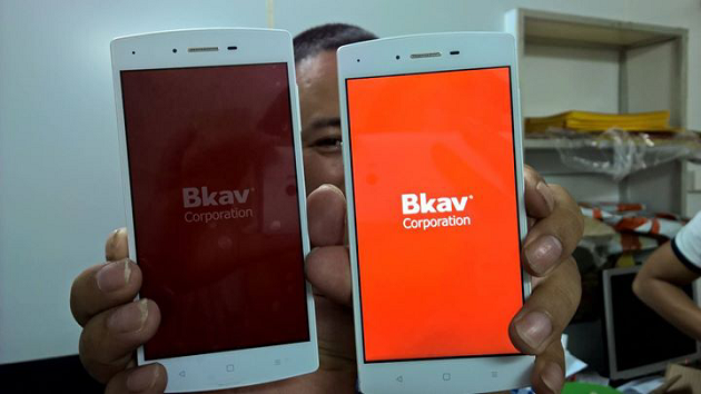 Màn hình máy nổi bật với biểu tượng của Bkav. Ảnh: Techz.