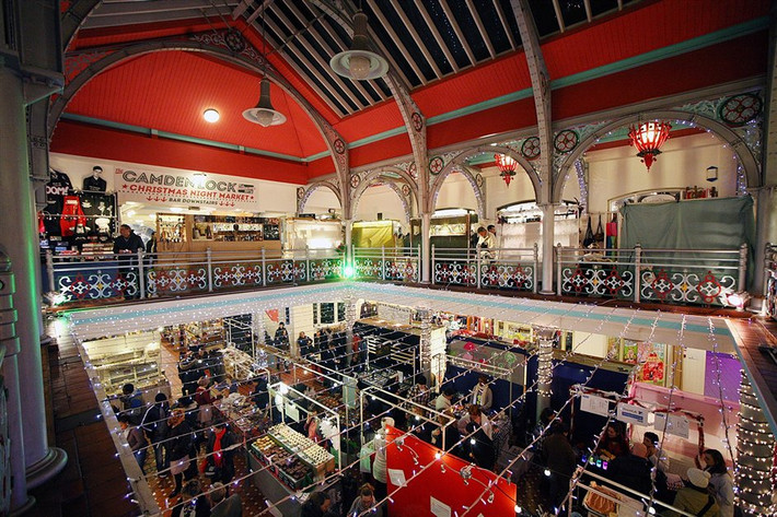 Bên trong khu chợ Camden Lock Market nhìn từ trên cao. Ảnh: Londontown.