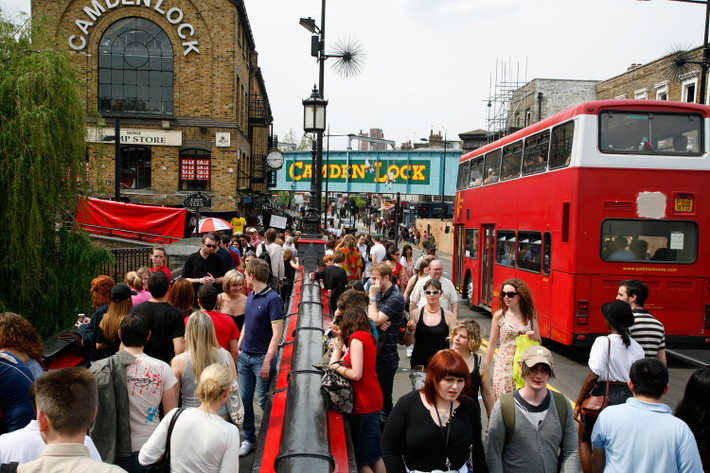 Hiện, khu chợ đang là điểm mua sắm không thể bỏ qua với mỗi du khách khi ghé qua Lndn. Ảnh: Evening Standard.