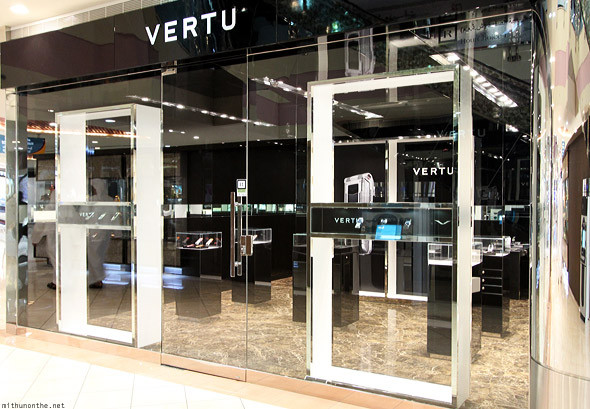 Năm 2006, do lượng tiêu thụ Vertu tại thị trường Nga tăng mạnh, doanh số của Vertu tăng đến 140%. Ảnh: Printest.