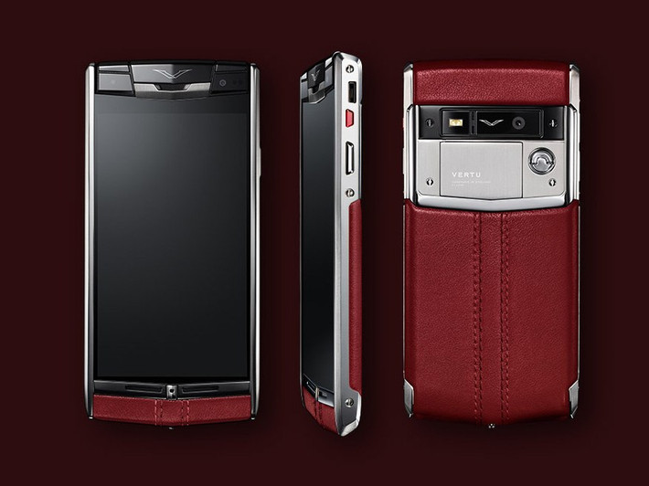 Vertu xuất xưởng những chiếc điện thoại có giá từ 6.500 USD đến hơn 90.000 USD. Chiếc điện thoại rẻ nhất cũng được làm từ vật liệu cao cấp như vàng 18 cara và da Italy. Ảnh: Wired.