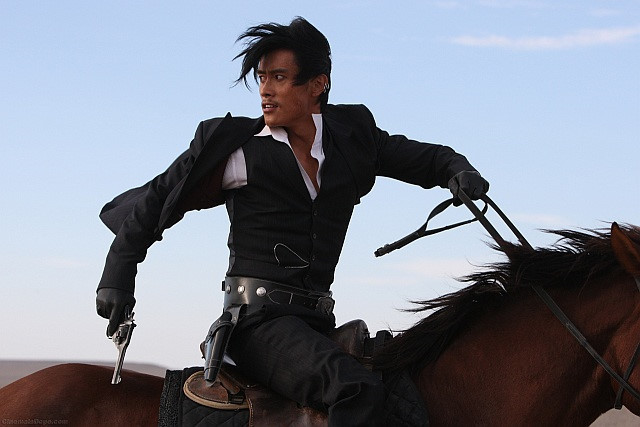 Sau đó một năm, Lee Byung Hun có thêm dự án mới được chiếu tại LHP Cannes 2006, đó chính là The Good, the Bad, the Weird. Đặc biệt, đây cũng là dự án đầu tiên, nam diễn viên thử sức với vai phản diện. Ngoài những kỷ lục phòng vé, The Good, the Bad, the Weird giúp Lee Byung Hun thể hiện diễn xuất đa dạng, sau đó ghi điểm với các nhà sản xuất quốc tế và được tham gia nhiều dự án bom tấn Hollywood.