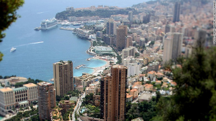 Là quốc gia nhỏ thứ hai thế giới, sau Vatican, tổng diện tích của Công quốc Monaco là 1,98 km2. Tuy nhiên, quốc gia này lại trở thành thánh địa của giới nhà giàu. Ảnh: CNN.