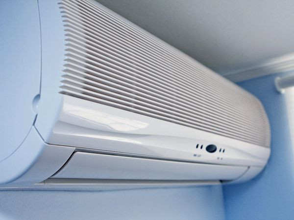 Chỉ nên duy trì nhiệt độ phòng ở mức 26 - 28 độ C, hạn chế để quá thấp vừa tốn điện vừa không an toàn cho người sử dụng. Ảnh: NG.