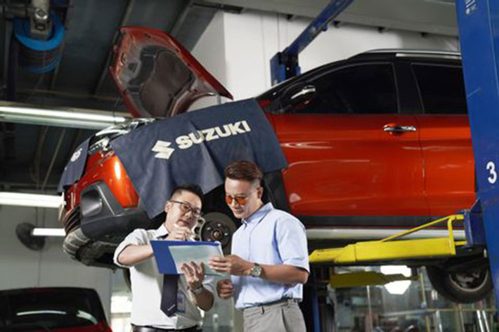Suzuki là 1 trong 10 thương hiệu được người Việt Nam ưa chuộng nhất trong năm 2020. Trong đó mẫu SUV 7 chỗ XL7 nhập khẩu nguyên chiếc, đạt danh hiệu “Xe của năm 2020” tại Indonesia, ghi nhận doanh số ấn tượng 4.433 xe bán ra chỉ sau hơn 6 tháng ra mắt chính thức tại Việt Nam. Đây là mẫu xe đậm tính cá nhân độc đáo, cảm giác lái thể thao, trang bị tiện nghi hiện đại, sự lựa chọn hoàn hảo dịp Tết cho mọi gia đình Việt.