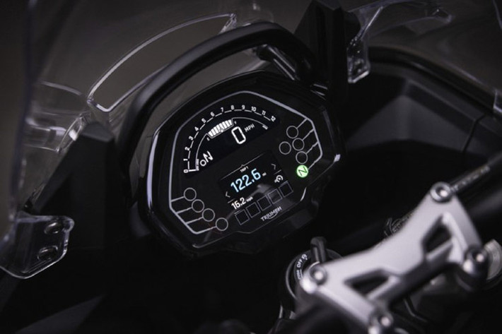 Theo tính toán của nhà sản xuất, “mãnh hổ” Tiger Sport 800 có thể truyền 90% mô-men xoắn qua dải vòng tua tầm trung, đem lại sự phấn khích cho các tay lái yêu thích dòng xe thể thao hành trình.