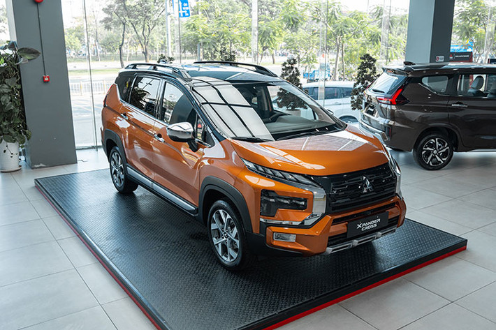 Mitsubishi Xpander Cross 2023 mới đã chính thức ra mắt tại thị trường Việt Nam với slogan “Tự tin vứng lái - thoải mái phiêu lưu" với nhiều nâng cấp cải tiến vượt trội về ngoại thất, nội thất đáp ứng toàn diện những tiêu chí về một mẫu xe lý tưởng dành cho gia đình.