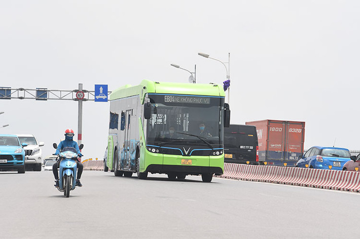 VinBus là mẫu xe buýt điện do Công ty VinFast sản xuất và lắp ráp tại Tổ hợp Sản xuất ôtô tại Hải Phòng, hội tụ nhiều công nghệ hiện đại, tính năng thông minh và an toàn nhất theo chiến lược phát triển các dòng xe ôtô điện thông minh của VinFast hiện nay.