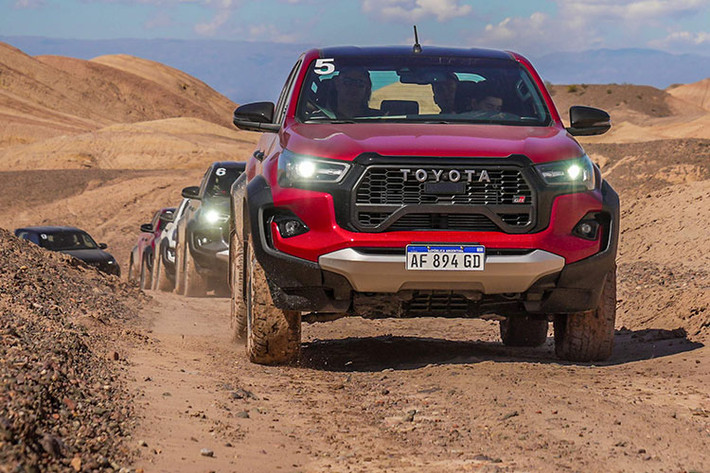 Sau khi xuất hiện tại Úc, Toyota Hilux GR Sport 2024 được kỳ vọng sẽ được phân phối chính hãng về Việt Nam. Nếu điều này là đúng thì Hilux GR Sport 2024 sẽ góp mặt trong phân khúc xe bán tải hiệu suất cao, cạnh tranh với nhiều dòng xe và trong đó có Ford Ranger Raptor.