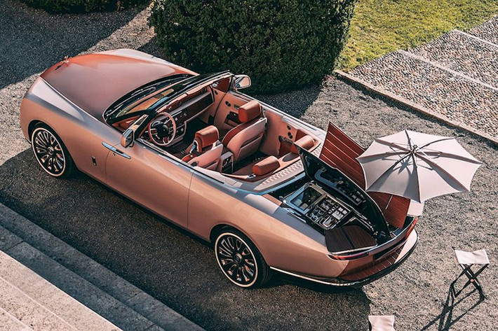 Với sự xa xỉ mà Roll-Royce mang lại, đương nhiên những mẫu xe gắn logo thiếu phụ bay có giá bán rất cao. Không chỉ vậy, thương hiệu siêu sang Anh Quốc còn chế tạo ra những chiếc xe mà có tiền cũng khó có thể mua, đó là những dòng Coachbuild (tạm dịch: chế tác độc lập - xe được phát triển mới dựa theo yêu cầu của khách VIP và không dựa vào nền tảng một mẫu xe sẵn có nào).