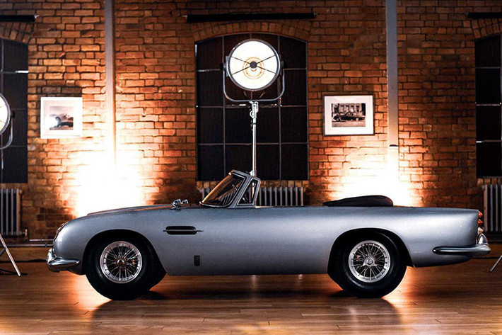 Công ty Little Car Company, hợp tác với EON Productions, đang chế tạo một loạt những chiếc siêu xe Aston Martin DB5 cho điệp viên nhí với tỷ lệ kích thước 2/3 để chào mừng sự ra mắt của bộ phim 007 mới “No Time To Die”. Bên cạnh việc có ngoại hình y hệt giống mẫu xe biểu tượng năm xưa, nó còn trang bị đủ thiết bị tinh vi xứng tầm điệp viên.