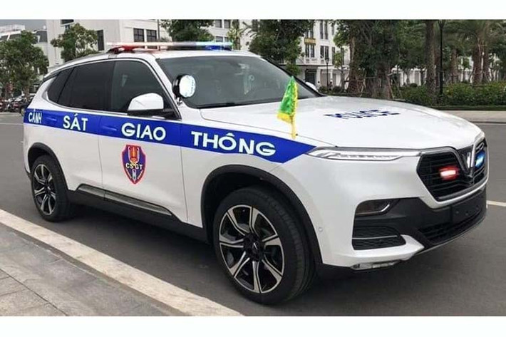 Hiện chưa rõ toàn bộ lực lượng xe công vụ tại Việt Nam có được thay thế bằng xe Việt VinFast hay không. Nhưng sau CSGT, chắc chắn nhiều người còn mong đợi một phiên bản khác của Cảnh sát cơ động, cảnh sát hình sự, cảnh sát đặc nhiệm,… mang thương hiệu Vinfast cho xứng "tầm vóc , tinh thần Việt".