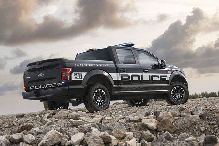 Mẫu xe Ford F-150 cho cảnh sát là sự bổ sung mới nhất vào dòng sản phẩm và nó mới được nâng cấp cho đời năm 2021. Nói ngắn gọn, nó không chỉ nhanh hơn bao giờ hết mà còn là mẫu xe cảnh sát có thời gian gia tốc 0-96 km/h, 0-160 km/h, và chạy hết ¼ dặm nhanh nhất.