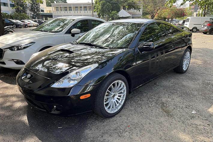 Được biết, chiếc xe JDM - Toyota Celica cổ điển (sản xuất nội địa cho thị trường Nhật Bản) này đã thuộc quyền sở hữu của ông Đặng Lê Nguyên Vũ – từ đầu tháng 12/2022 và rất ít khi xuất hiện trên đường phố.