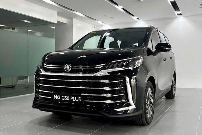 MG G50 Theo thông tin từ các đại lý, MG G50 của Trung Quốc sẽ chính thức được giới thiệu trên thị trường Việt Nam vào tháng 1 năm 2025 với giá khởi điểm dự kiến trên 500 triệu đồng. Mẫu MPV 7 chỗ này hứa hẹn sẽ tạo ra cú sốc trong phân khúc MPV cỡ trung nhờ thiết kế bắt mắt và mức giá cạnh tranh.