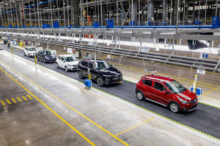 Trước tình hình đại dịch Covid – 19 đang diễn biến phức tạp và tháng 2/2021 trùng với Tết nguyên đán nên doanh số của các mẫu xe bán ra trong tháng 2 sụt giảm mạnh so với tháng trước. Thứ hạng của của những mẫu xe trong top 10 ôtô bán chạy nhất Việt Nam có sự xáo trộn khi Toyota Vios tiếp tục đánh đánh mất vị thế dẫn đầu vào mẫu xe cỡ nhỏ VinFast Fadil, đồng thời còn xếp sau nhiều mẫu xe khác.