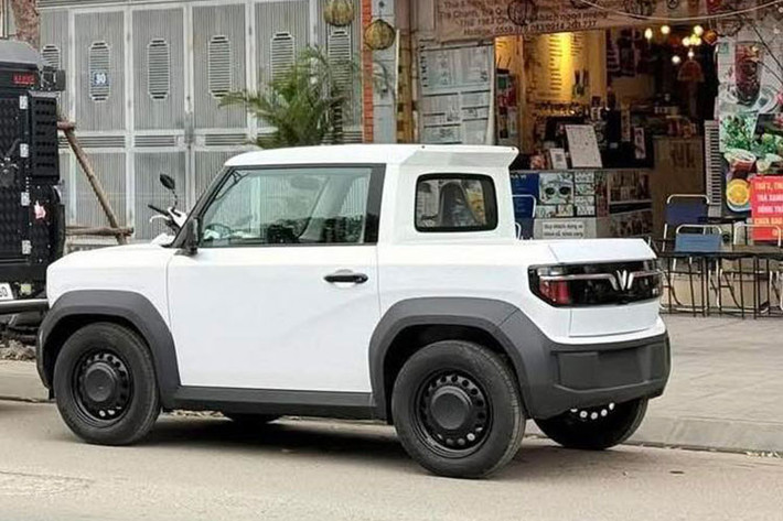 Để hoàn thành dự án này, đội ngũ thợ của PAC đã mất khoảng ba tuần làm việc liên tục. Anh Trung chia sẻ rằng toàn bộ quá trình được thực hiện tỉ mỉ ở từng chi tiết nhỏ, nhằm đảm bảo sản phẩm cuối cùng sát với ý tưởng ban đầu nhất. Chi phí để độ lại chiếc VF3 thành bán tải chưa đến 100 triệu đồng.