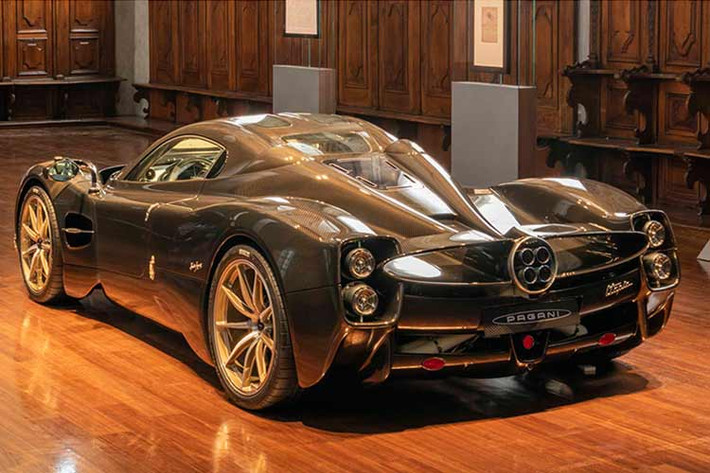 Pagani Utopia được thiết kế dựa trên ba định hướng đó là sự đơn giản, nhẹ nhàng và niềm vui khi lái xe. Ba tiêu chí này được Pagani xác định sau khi tham khảo ý kiến của nhiều khách hàng thân thiết.