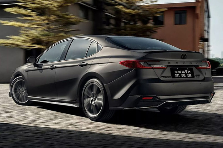 Phiên bản Toyota Camry Glorious Edition đặc biệt này được kỳ vọng sẽ thổi làn gió mới vào dòng sedan hybrid vốn đang giảm sút sức hút tại thị trường lớn nhất thế giới là Trung Quốc.