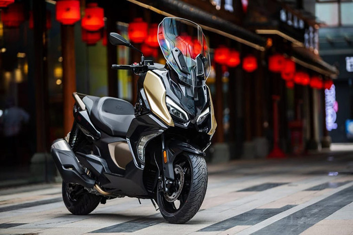 Thương hiệu xe máy Trung Quốc QJMotor đã chính thức cho ra mắt mẫu xe tay ga Fort 350GT mới tại thị trường quê nhà. So với đời cũ, QJMotor Fort 350GT 2024 mới được nâng cấp toàn diện về hiệu suất và giá bán...