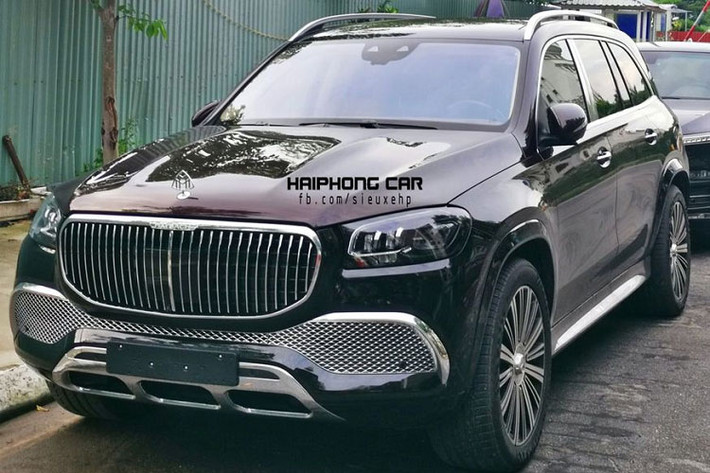 Trong bộ sưu tập xe của các doanh nhân Việt, một đại gia sinh sống ở Hải Phòng vừa tậu Mercedes-Maybach GLS 600 2021 mới được xem là người chuyên sưu tầm các siêu xe lạ, đang chú ý anh còn chơi cả dòng xe SUV với rất nhiều phiên bản từ "thường dân" cho đến "quý tộc" khiến không ít người choáng trước sự đầu tư của người yêu xe này.