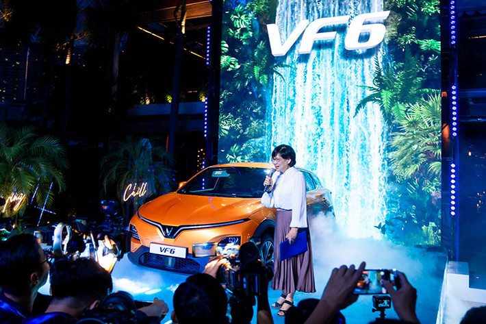 Vinfast VF6 tại Việt Nam là mẫu xe SUV chiến lược tiếp theo trong dải sản phẩm ôtô điện của VinFast, sau những mẫu xe đã bán ra thị trường gồm VF e34 - Mẫu ôtô điện đầu tiên của Việt Nam; VF8 - Đỉnh cao công nghệ; VF9 - Lựa chọn tận hưởng đẳng cấp; VF 5 Plus - Lái xanh, sống sành.