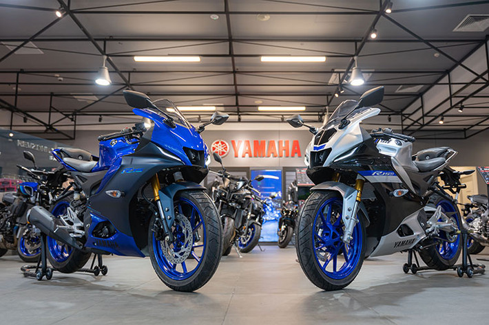Bên cạnh các mẫu môtô mới, Revzone Yamaha Motor Hà Nội còn thực hiện dịch vụ lưu động (mobile service), kiểm tra xe tổng quát, bảo dưỡng nhanh. Khách hàng còn được tư vấn về quy trình bảo dưỡng, kỹ năng vệ sinh hay kiến thức về nâng cấp xe để đáp ứng tốt nhất nhu cầu.
