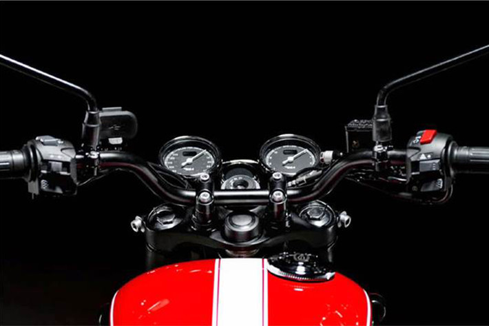 Mẫu xe môtô BSA Goldstar 650 2025 mới được xây dựng trên nền tảng động cơ đã được cập nhật mới nhất từ năm 2022, với động cơ xi-lanh đơn 652cc, 4 thì, DOHC, làm mát bằng chất lỏng và sử dụng hệ thống đánh lửa với bugi đôi.