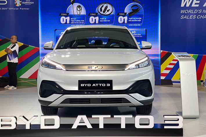 Sự xuất hiện của bộ ba BYD SEAL, BYD DOLPHIN và BYD ATTO 3 hứa hẹn mở ra thêm nhiều lựa chọn cho khách hàng, làm phong phú thêm thị trường xe năng lượng mới cũng như góp phần thúc đẩy lối sống xanh.