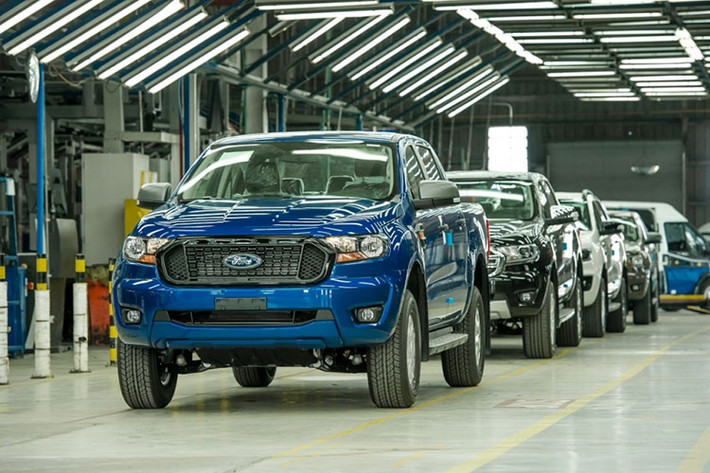 Ford Ranger đã xuất sắc lọt top 10 xe bán chạy nhất thị trường trong tháng 7 vừa qua. Thậm chí với mức doanh số 1.310 xe tăng tới 73,7% so với tháng 6, cộng dồn doanh số nửa đầu 2021 mẫu xe được mệnh danh "vua bán tải" nhà Ford bán ra được tới 8.222 xe tại Việt Nam.