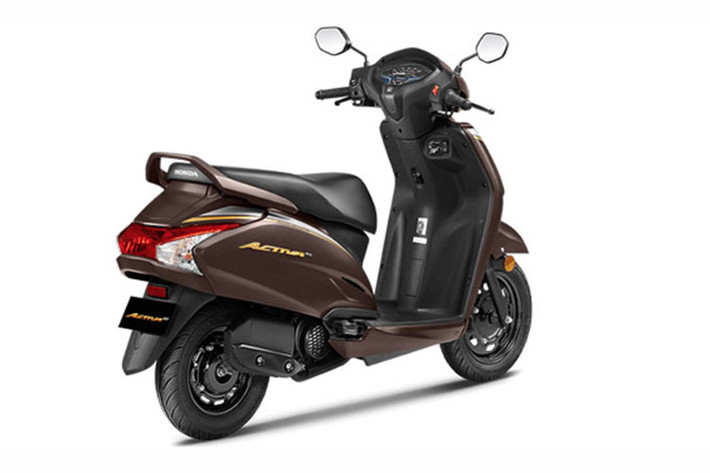 Cho đến nay Honda Activa đã cập nhật tới thế hệ thứ 6 và trở thành mẫu xe ga rất thành công. Mẫu xe ga Activa cũng được người hâm mộ ở Việt Nam biết tới bởi xe có thiết kế gợi nhắc tới mẫu xe ga ăn khách Honda Lead. Mới đây Honda Activa 6G mới có thêm phiên bản kỷ niệm 20 năm (20th Anniversary Edition) để đánh dấu 20 năm có mặt ở Ấn Độ.