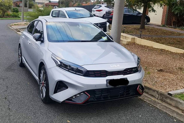 Ở thị trường Úc, Kia Cerato 2021 mới vừa ra mắt được biết đến dưới cái tên riêng K3 đồng thời có cả phiên bản sedan lẫn hatchback. Trong đó, phiên bản hatchback của xe được gọi bằng cái tên riêng là Kia K3 GT 2021. về ngoại hình, xe ấy cảm hứng thiết kế từ mẫu ôtô điện EV6 hoàn toàn mới.