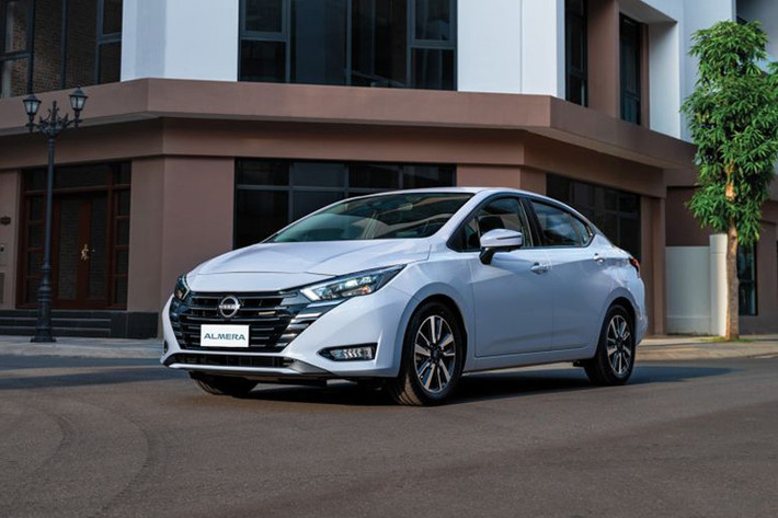 Nissan Almera 2025 mới đã chính thức ra mắt Việt Nam với slogan “Vững vàng bứt phá” mang đến cho khách hàng những trải nghiệm khác biệt vượt trội với những thay đổi mạnh mẽ hàng đầu trong phân khúc. Xe được phát triển dựa trên khảo sát và lắng nghe nhu cầu thực tế của khách hàng tại thị trường Việt Nam.