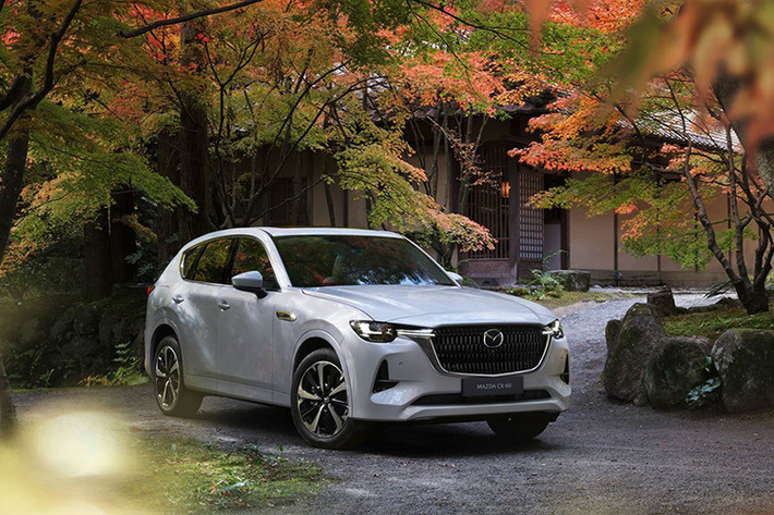 Sự bùng nổ của dòng xe Crossover mang thương hiệu Mazda đã được đánh dấu bằng màn ra mắt mẫu xe hoàn toàn mới với tên gọi Mazda CX-60 2022 mới. Mẫu xe này được phát triển dành cho thị trường châu Âu, Nhật Bản và Úc.