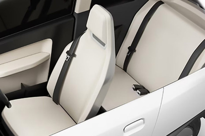 Bộ pin của xe điện Vayve EVA cung cấp phạm vi hoạt động lên tới 250 km cho mỗi lần sạc đầy, với động cơ điện công suất cực đại 6 kW.