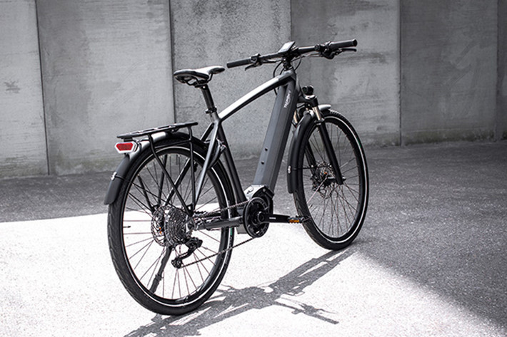 Mẫu xe đạp điện của hãng môtô đình đám Anh quốc mang cái tên Triumph Trekker GT 2020 mới, nó được đưa vào sản xuất và giới thiệu đến người chơi như một mẫu xe đạp điện tuyệt đẹp nhưng cũng mang giá trị khủng lên tới gần 90 triệu đồng.