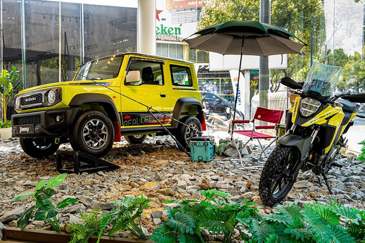 Suzuki Jimny dù có kết quả bán hàng tăng theo tháng, song với 19 xe bàn giao, "tiểu G63" vẫn chưa thể rời top bán ít. Hiện, các đại lý vẫn miệt mài giảm giá sâu cho mẫu xe hot một thời này.
